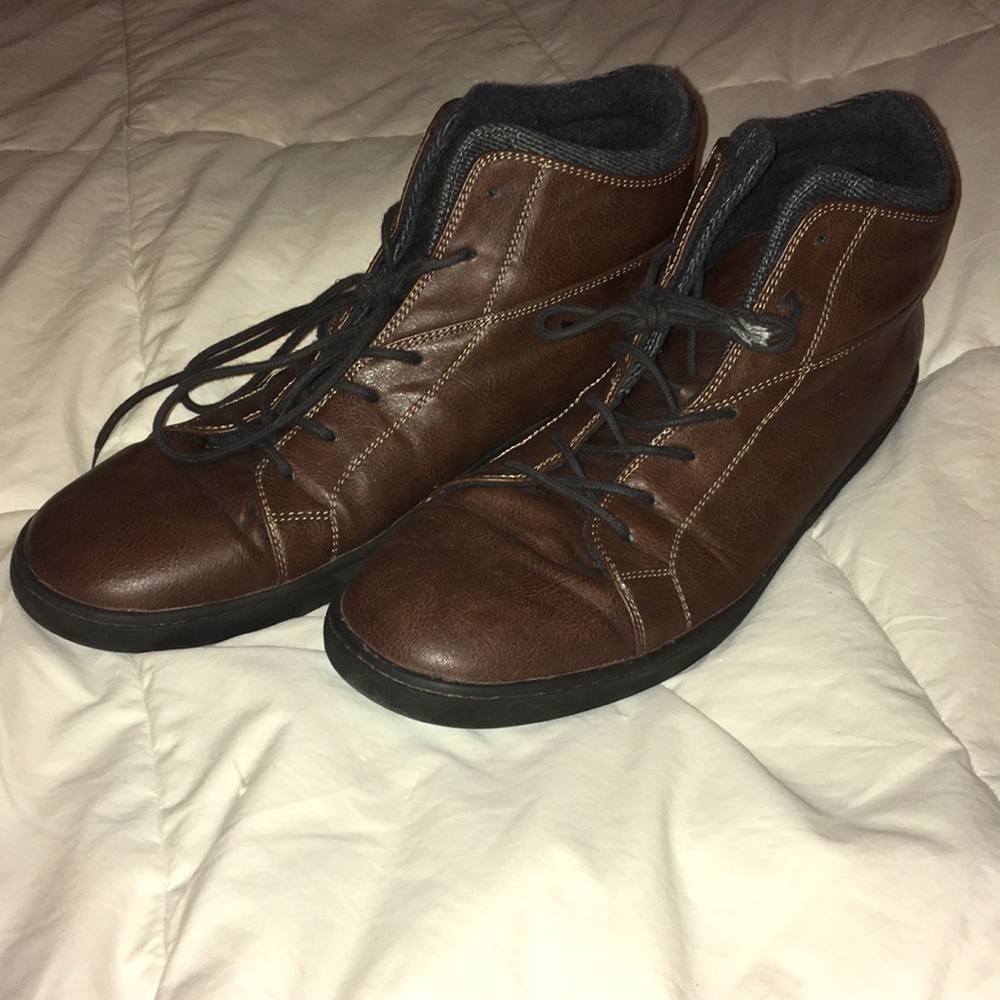 Men’s high top, lined lace ups